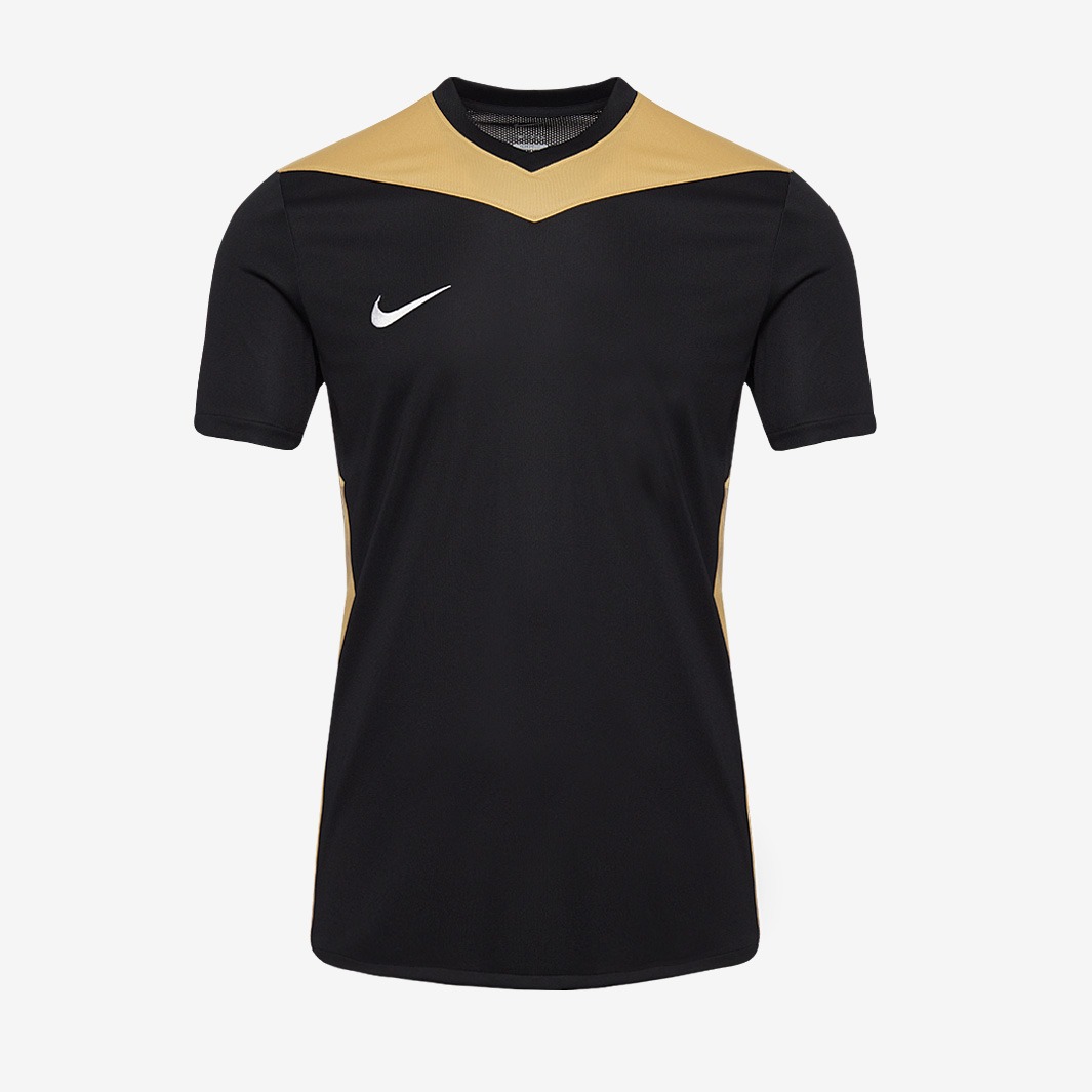 Camiseta negra y dorada, referencia visual